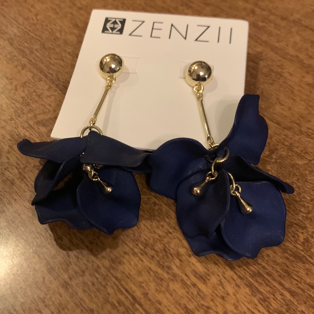 Matte Finish Petals Earrings Goldstone And Navy By Zenzii New 15$